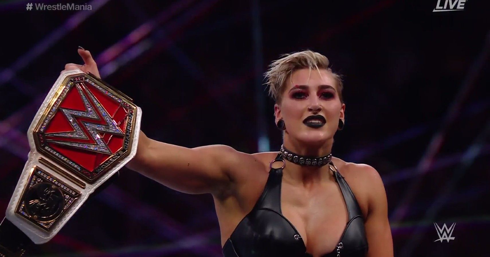 rhea-ripley-wins-the-raw-women-s-title-at-wrestlemania